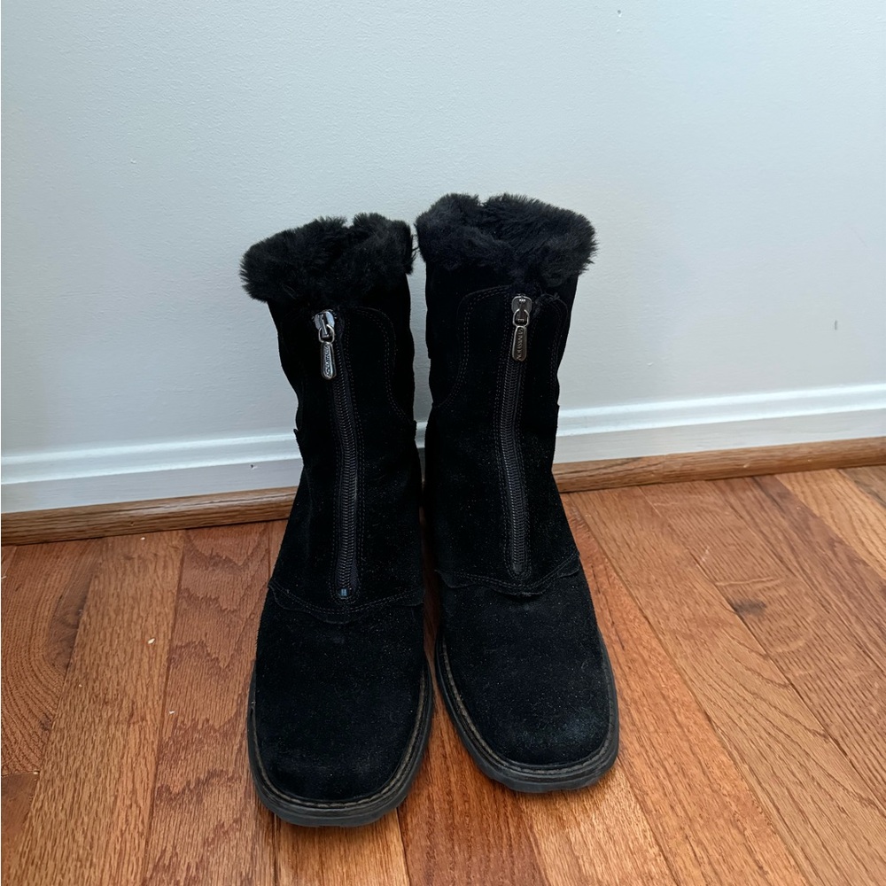 Black Suede Fur-Lined Boots 🖤